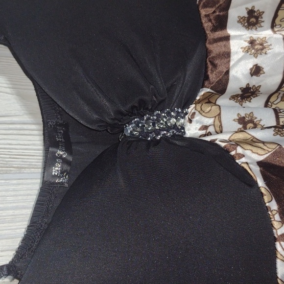 Beautiful Flowy Mini Dress - Picture 4 of 15